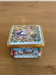 HALCYON DAYS ENAMELS Trinket Enamel Box Alice In Wonderland