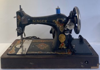 Gorgeous Vintage 1930's Singer 128k Sewing Machine