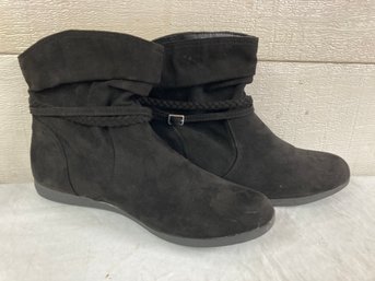 Ladies Shoe Boot Size 9