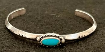 Vintage Sterling Silver - Oval Turquoise Stone - Thin Cuff Bracelet - Unmarked - Navajo BoHo - 6 1/2 X 3/16