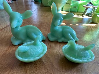 Jadeite Deer And 2 Chicken In Basket