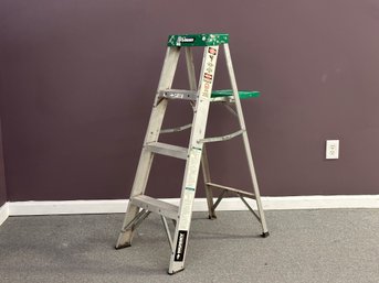 Husky 4' Aluminum Ladder, Tray Top