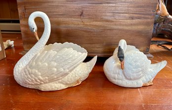 Two Beautiful Swans Flower Planters Made In Czechoslovakia