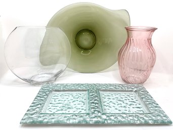 2 Glass Trays & 2 Glass Vases