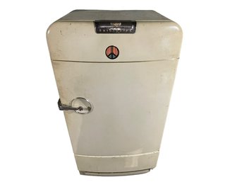 C.1950s Vintage Frigidaire - Made Only By General Motors. In Working Condition!