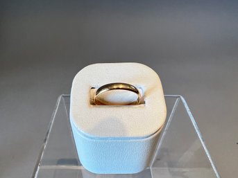 18K Gold Wedding Band