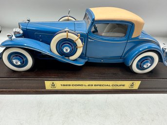 Danbury Mint Special Coupe Cord L  1929 1:16 Scale  Rare Find