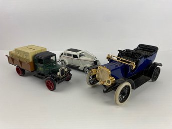 Three Model Cars - Ertl, John Deere