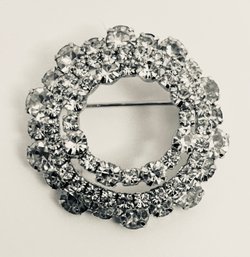 3D THREE TIER SPARKLEY RHINESTONE SILVER TONE BROOCH