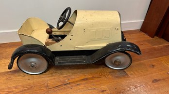 A Vintage Childs Pedal Car  In Need Of Restoration 21.5 Wide X 40 Long X 18.5h