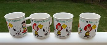 4 Vintage 1976 Peanuts Christmas Mugs ~ Made In Japan ~