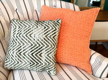 A Pair Of Fashionable Accent Pillows