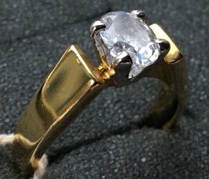 Vintage Ring - Gold-Plated W/ Cubic Zirconia Diamond - Size 9,1/2