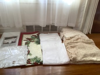 Vintage Table Linen Lot