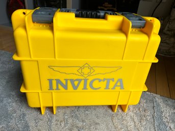 Large INVICTA 8-slot Watch Carrying Case