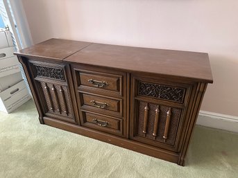 Vintage Radio And Record Player In Working Condition