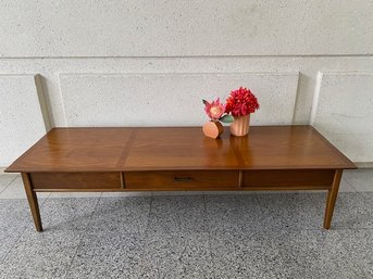 Vintage Mid Century Single Drawer Cocktail Table Table By Stanley Distinctive Furniture