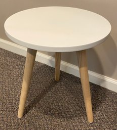 Small White Top Round Low Table