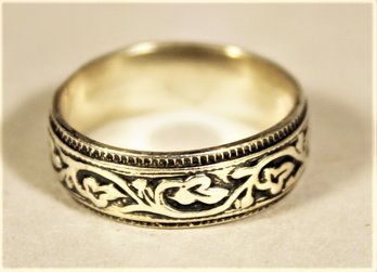 Sterling Silver Band Ring With Leaf Design Size 7