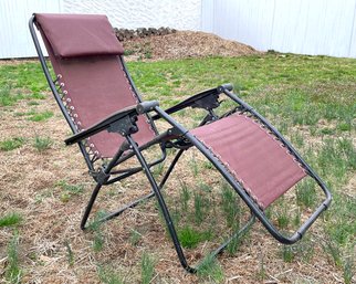 A Folding Mesh Outdoor Lounge Chair