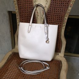 Wonderful COACH Handbag In Smooth Ivory Leather - Named: Central Tote - With Brass C Hang Tag - Very Nice Bag