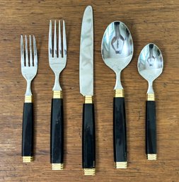 A Large Vintage Stainless With Plastic Flatware Service For 16 Extras, C. 1980's