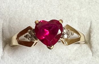 VINTAGE 10K GOLD RUBY HEART DIAMOND ACCENT RING