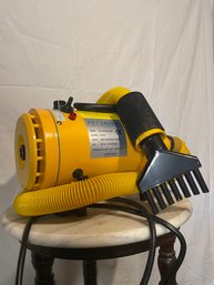 Free Paws Dog Grooming Hairdryer