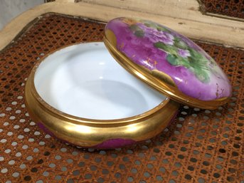 Lovely Large Vintage All Hand Painted Dresser Box - NIPPON / NORITAKE - Wonderful Colors And Gold Trim