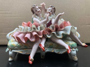 Vintage Porcelain Figurine - No Chips, Cracks Or Missing Fingers!    Lot1A