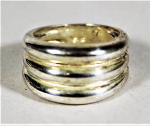 Fine Sterling Silver Ribbed Designed Ring Size 7