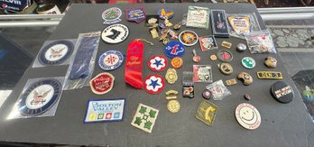 Antique & Vintage Fair Ribbons, Pins, Patches, Badges, Decak / Stickers, Hulls Bev Lables. 212/D4