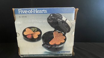 VITANTONIO Five Of Hearts Waffle Maker Brand New No. 600-NS