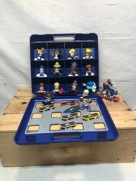 16 Vintage Tech Deck Dudes W/magnetic Carrying Case And Skateboards