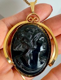 VINTAGE GOLD TONE BLACK PLASTIC CAMEO PENDANT OR BROOCH