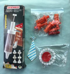 Cake Decorating Kit With Extra Parts - Cupcake Mold, Nozzles Etc