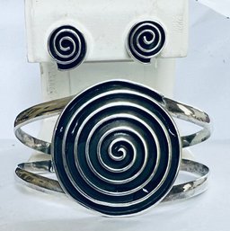 VINTAGE MEXICAN STERLING SILVER CUFF BRACELET AND MATCHING EARRINGS