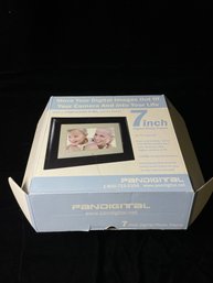 Pan Digital 7 Inch Photo Framer