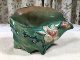 Fantastic Rare Vintage ROSEVILLE Art Pottery Conch Shell From 1943 - Green Magnolia Pattern - #453 - Nice !