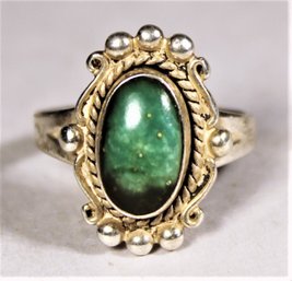 Sterling Silver Vintage Ring Having Oval Green Turquoise Stone Southwestern Size 6.5