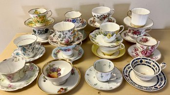 18 Beautiful Vintage Teacups & Saucers ~ Old Royal Bone China, Wedgwood, Calyxware, Queen Anne & More