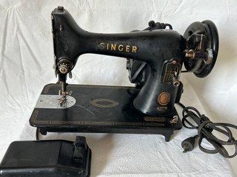 Antique Circa 1920 Singer Sewing Machine- Fully Operational