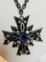 VINTAGE FLORENZA DARK GRAY TONE RHINESTONE MALTESE CROSS NECKLACE