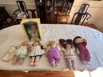 Lot Of Cabbage Patch Dolls