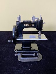 Vintage Singer Black Portable Household Sewing Machine