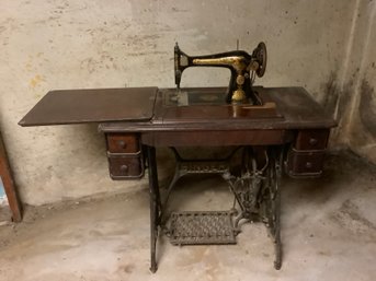 Vintage Singer Sewing Machine Table