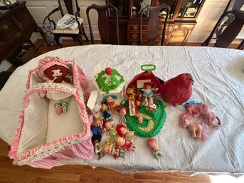 Lot Strawberry Shortcake Dolls And Accessories