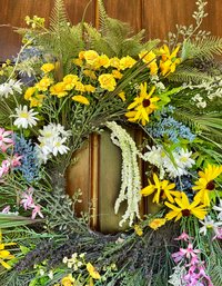 Beautiful Large  FRONTGATE Floral Wreath