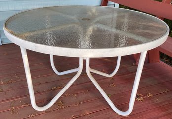 Round Outdoor Table With Two Chairs