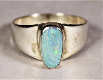 Vintage Hand Crafted Sterling Silver Ring Having Genuine Opal Stone Size 9